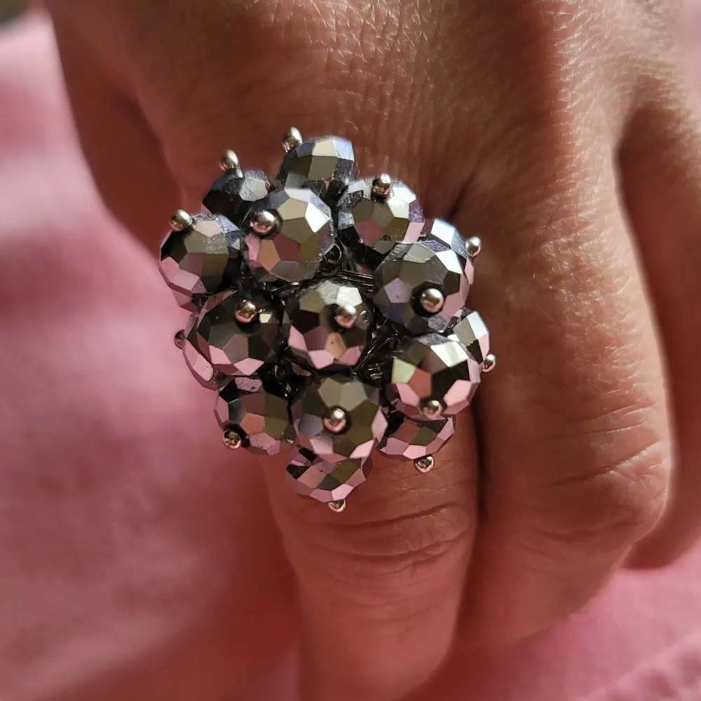 EUC Faseted Cocktail Beaded Fashion Ring